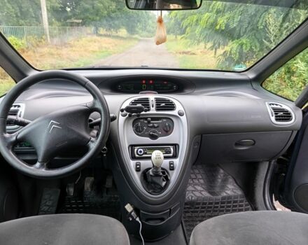 Сірий Сітроен Ксара Пікассо, об'ємом двигуна 1.6 л та пробігом 300 тис. км за 3950 $, фото 6 на Automoto.ua