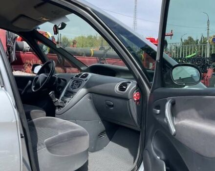 Сірий Сітроен Ксара Пікассо, об'ємом двигуна 1.59 л та пробігом 240 тис. км за 4000 $, фото 10 на Automoto.ua