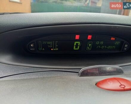 Серый Ситроен Ксара Пикассо, объемом двигателя 1.6 л и пробегом 300 тыс. км за 3950 $, фото 1 на Automoto.ua