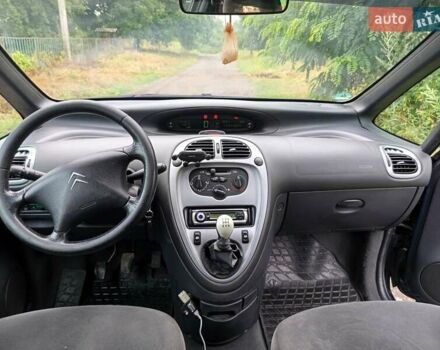 Серый Ситроен Ксара Пикассо, объемом двигателя 1.6 л и пробегом 300 тыс. км за 3950 $, фото 5 на Automoto.ua