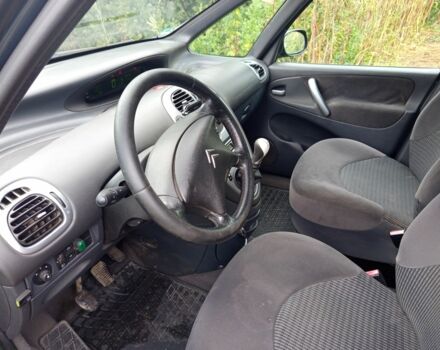 Сірий Сітроен Ксара Пікассо, об'ємом двигуна 1.6 л та пробігом 300 тис. км за 3950 $, фото 3 на Automoto.ua