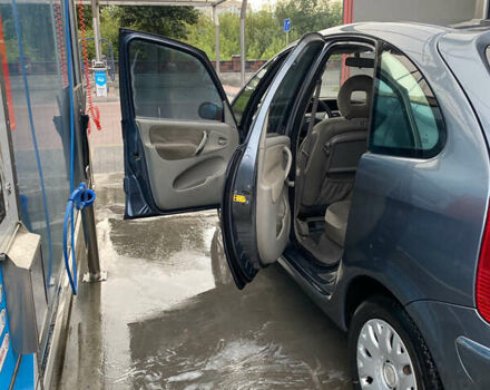 Серый Ситроен Ксара Пикассо, объемом двигателя 1.6 л и пробегом 180 тыс. км за 3550 $, фото 4 на Automoto.ua