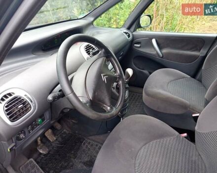 Серый Ситроен Ксара Пикассо, объемом двигателя 1.6 л и пробегом 300 тыс. км за 3950 $, фото 2 на Automoto.ua