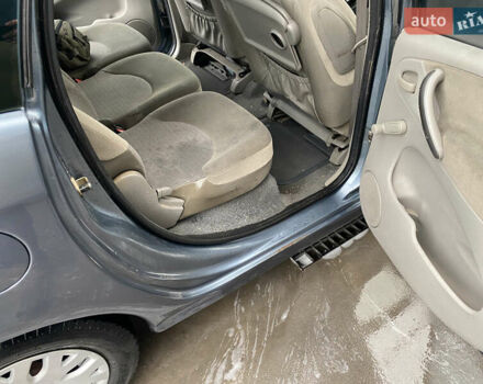 Серый Ситроен Ксара Пикассо, объемом двигателя 1.6 л и пробегом 180 тыс. км за 3550 $, фото 2 на Automoto.ua