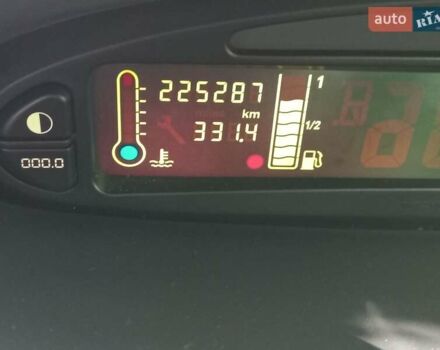 Сірий Сітроен Ксара Пікассо, об'ємом двигуна 1.6 л та пробігом 226 тис. км за 4400 $, фото 2 на Automoto.ua