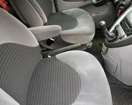 Серый Ситроен Ксара Пикассо, объемом двигателя 1.6 л и пробегом 260 тыс. км за 4200 $, фото 5 на Automoto.ua