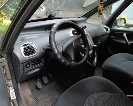 Сірий Сітроен Ксара Пікассо, об'ємом двигуна 1.6 л та пробігом 290 тис. км за 4300 $, фото 19 на Automoto.ua