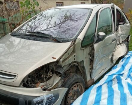 Сірий Сітроен Ксара Пікассо, об'ємом двигуна 1.7 л та пробігом 350 тис. км за 1071 $, фото 5 на Automoto.ua
