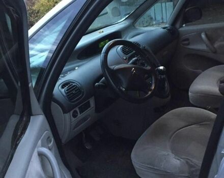 Серый Ситроен Ксара Пикассо, объемом двигателя 1.6 л и пробегом 241 тыс. км за 3200 $, фото 4 на Automoto.ua