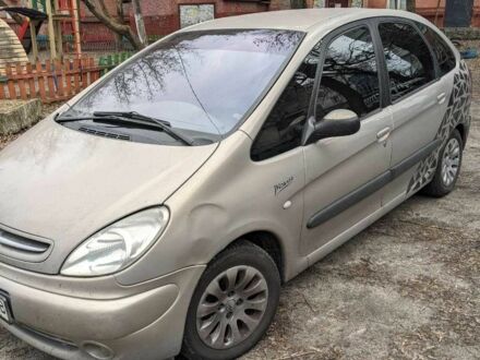 Ситроен Ксара Пикассо 2001 в Чернигове на Automoto.ua Серый Ситроен Ксара Пикассо, объемом двигателя 2 л и пробегом 250 тыс. км за 3400 $, фото 1 на Automoto.ua
