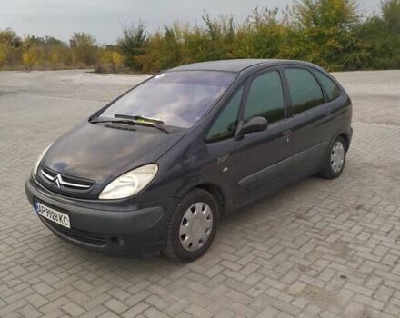 Серый Ситроен Ксара Пикассо, объемом двигателя 1.75 л и пробегом 240 тыс. км за 2999 $, фото 1 на Automoto.ua