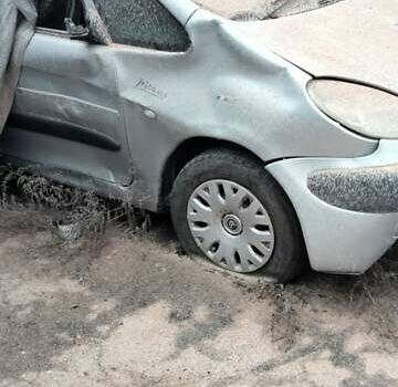 Серый Ситроен Ксара Пикассо, объемом двигателя 1.8 л и пробегом 260 тыс. км за 800 $, фото 1 на Automoto.ua