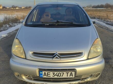 Серый Ситроен Ксара Пикассо, объемом двигателя 2 л и пробегом 260 тыс. км за 2200 $, фото 1 на Automoto.ua