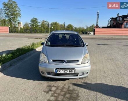 Серый Ситроен Ксара Пикассо, объемом двигателя 2 л и пробегом 203 тыс. км за 4800 $, фото 1 на Automoto.ua