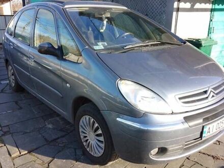 Серый Ситроен Ксара Пикассо, объемом двигателя 2 л и пробегом 270 тыс. км за 4500 $, фото 1 на Automoto.ua
