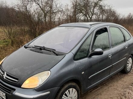 Сірий Сітроен Ксара Пікассо, об'ємом двигуна 1.6 л та пробігом 300 тис. км за 1499 $, фото 1 на Automoto.ua