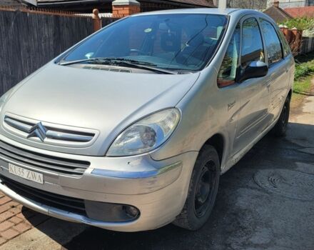 Серый Ситроен Ксара Пикассо, объемом двигателя 2 л и пробегом 260 тыс. км за 1211 $, фото 1 на Automoto.ua