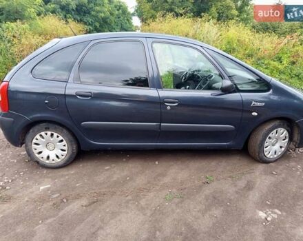 Сірий Сітроен Ксара Пікассо, об'ємом двигуна 1.6 л та пробігом 300 тис. км за 3950 $, фото 1 на Automoto.ua