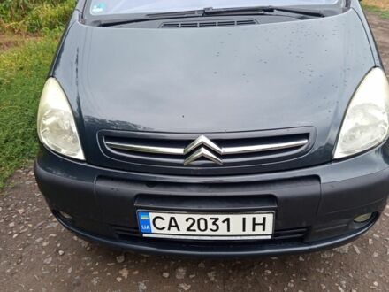 Серый Ситроен Ксара Пикассо, объемом двигателя 1.6 л и пробегом 300 тыс. км за 3950 $, фото 1 на Automoto.ua
