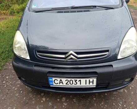 Сірий Сітроен Ксара Пікассо, об'ємом двигуна 1.6 л та пробігом 300 тис. км за 3950 $, фото 1 на Automoto.ua