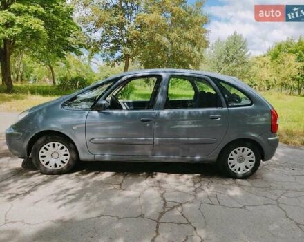 Серый Ситроен Ксара Пикассо, объемом двигателя 1.6 л и пробегом 253 тыс. км за 3400 $, фото 1 на Automoto.ua