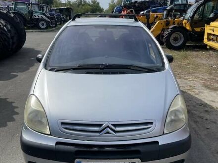 Сірий Сітроен Ксара Пікассо, об'ємом двигуна 1.59 л та пробігом 240 тис. км за 4000 $, фото 1 на Automoto.ua