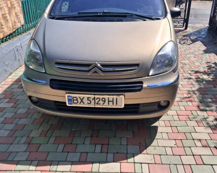 Серый Ситроен Ксара Пикассо, объемом двигателя 1.58 л и пробегом 208 тыс. км за 4500 $, фото 1 на Automoto.ua