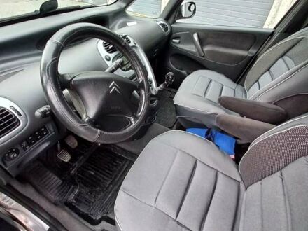 Серый Ситроен Ксара Пикассо, объемом двигателя 1.56 л и пробегом 228 тыс. км за 4500 $, фото 1 на Automoto.ua