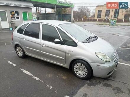 Серый Ситроен Ксара Пикассо, объемом двигателя 1.6 л и пробегом 260 тыс. км за 4200 $, фото 1 на Automoto.ua