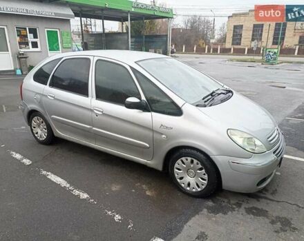 Серый Ситроен Ксара Пикассо, объемом двигателя 1.6 л и пробегом 260 тыс. км за 4200 $, фото 1 на Automoto.ua