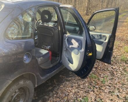 Синий Ситроен Ксара Пикассо, объемом двигателя 2 л и пробегом 302 тыс. км за 1400 $, фото 5 на Automoto.ua