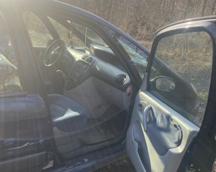 Синий Ситроен Ксара Пикассо, объемом двигателя 2 л и пробегом 302 тыс. км за 1400 $, фото 3 на Automoto.ua