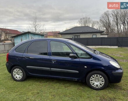 Синій Сітроен Ксара Пікассо, об'ємом двигуна 1.59 л та пробігом 290 тис. км за 2999 $, фото 4 на Automoto.ua