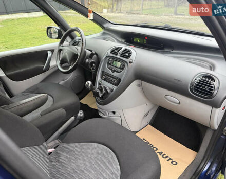 Синій Сітроен Ксара Пікассо, об'ємом двигуна 1.59 л та пробігом 290 тис. км за 2999 $, фото 13 на Automoto.ua