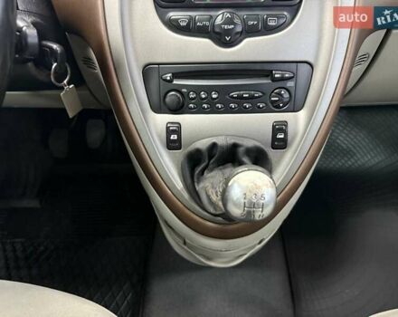 Синій Сітроен Ксара Пікассо, об'ємом двигуна 1.59 л та пробігом 215 тис. км за 4490 $, фото 23 на Automoto.ua