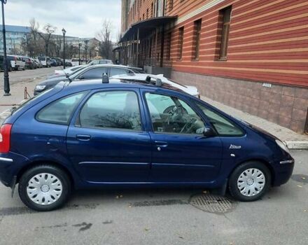 Синий Ситроен Ксара Пикассо, объемом двигателя 1.59 л и пробегом 215 тыс. км за 4000 $, фото 2 на Automoto.ua