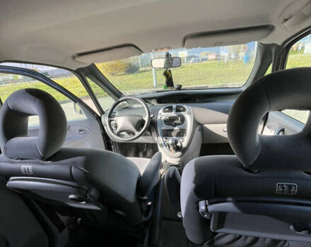 Синій Сітроен Ксара Пікассо, об'ємом двигуна 1.6 л та пробігом 250 тис. км за 4200 $, фото 11 на Automoto.ua