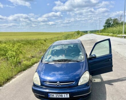 Синий Ситроен Ксара Пикассо, объемом двигателя 1.6 л и пробегом 330 тыс. км за 1800 $, фото 1 на Automoto.ua