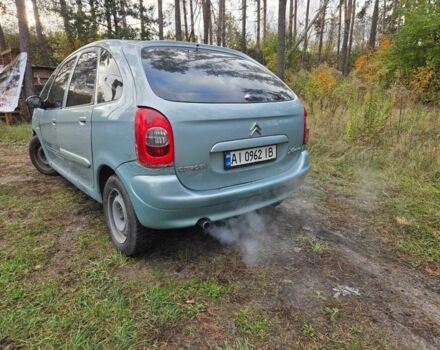 Зелений Сітроен Ксара Пікассо, об'ємом двигуна 1.7 л та пробігом 444 тис. км за 2200 $, фото 2 на Automoto.ua
