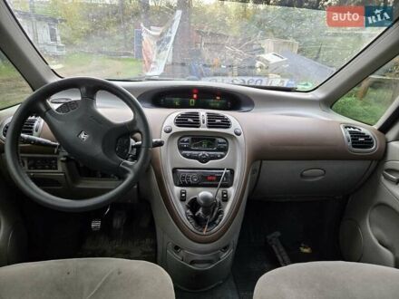 Зеленый Ситроен Ксара Пикассо, объемом двигателя 1.75 л и пробегом 444 тыс. км за 2200 $, фото 1 на Automoto.ua