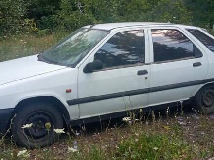 Сітроен ЗХ 1992 у Коростене на Automoto.ua Білий Сітроен ЗХ, об'ємом двигуна 1.4 л та пробігом 318 тис. км за 940 $, фото 1 на Automoto.ua
