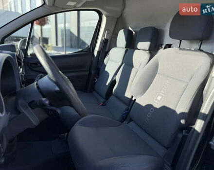 Черный Ситроен e-Berlingo, объемом двигателя 0 л и пробегом 170 тыс. км за 5500 $, фото 7 на Automoto.ua