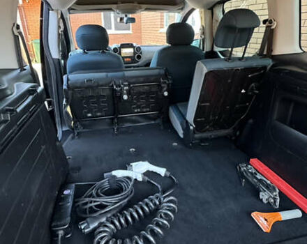 Черный Ситроен e-Berlingo, объемом двигателя 0 л и пробегом 83 тыс. км за 9500 $, фото 12 на Automoto.ua
