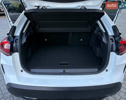 Белый Ситроен e-C4, объемом двигателя 0 л и пробегом 50 тыс. км за 16590 $, фото 41 на Automoto.ua