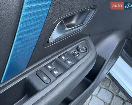 Белый Ситроен e-C4, объемом двигателя 0 л и пробегом 50 тыс. км за 16590 $, фото 22 на Automoto.ua