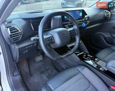 Белый Ситроен e-C4, объемом двигателя 0 л и пробегом 50 тыс. км за 16590 $, фото 20 на Automoto.ua