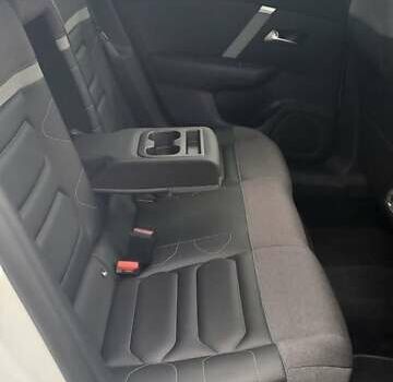 Белый Ситроен e-C4, объемом двигателя 0 л и пробегом 70 тыс. км за 17200 $, фото 3 на Automoto.ua