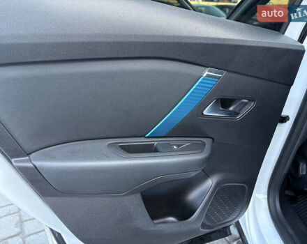 Белый Ситроен e-C4, объемом двигателя 0 л и пробегом 50 тыс. км за 16590 $, фото 21 на Automoto.ua