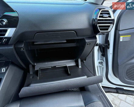 Белый Ситроен e-C4, объемом двигателя 0 л и пробегом 50 тыс. км за 16590 $, фото 38 на Automoto.ua