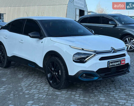 Белый Ситроен e-C4, объемом двигателя 0 л и пробегом 50 тыс. км за 16590 $, фото 5 на Automoto.ua